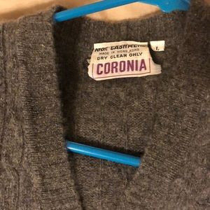 Cashmere sweater vest